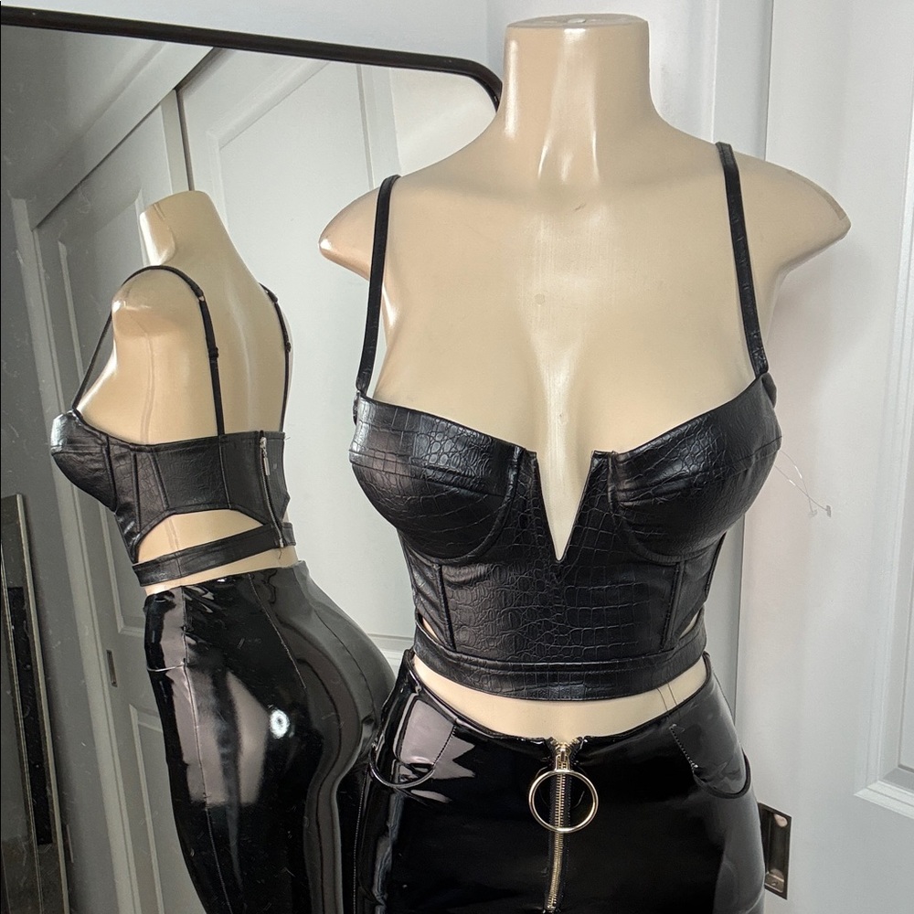 Charlotte Russe Black Croc-Effect Crop Top